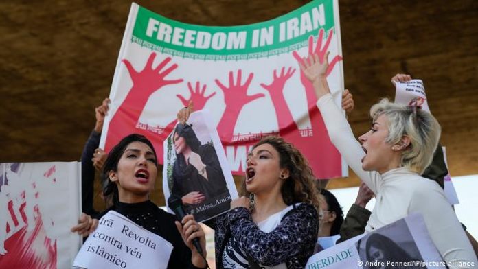 Brazil - Iranian women protest