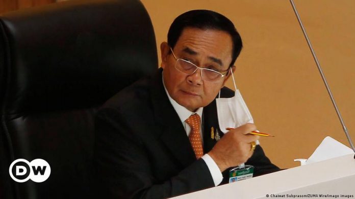  Constitutional Court: Thailand's prime minister can remain in office |  Current Asia |  DW

