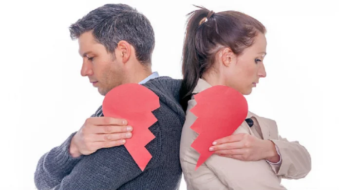 Relationship Tips: नात्यात वाढलेला दुरावा कमी करायचाय? या 5 खूप महत्त्वाच्या टिप्स
