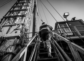 A new geothermal well in the pipes in Seine-Saint-Denis Paris Terre d'Envol a signé avec le groupe Coriance, un contrat de concession pour la création et l'exploitation d'un réseau de chaleur géothermique.