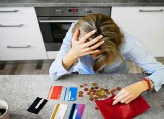 Astro Tips for Tough Home Times Start by lending these 5 things to someone who knows the details Astro: या 5 वस्तू कधीच कोणाला उधार देऊ नका, नाहीतर... जाणून घ्या