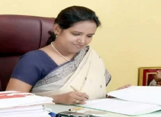 Big news What did Education Minister Varsha Gaikwad say about the 10th and 12th exams? मोठी बातमी । 10 वी, 12 वीच्या परीक्षेबाबत शिक्षणमंत्री वर्षा गायकवाड पाहा काय म्हणाल्या?