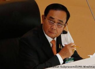 Constitutional Court: Thailand’s prime minister can remain in office | Current Asia | DW Constitutional Court: Thailand's prime minister can remain in office | Current Asia | DW