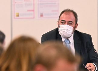 Covid: the new vaccines arrive on October 3 Sur les sept derniers jours, les autorités sanitaires ont enregistré une hausse de 43,5 % des cas positifs.
