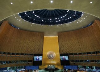 Defense: why Olaf Scholz does not take the leadership he claims La salle de l'assemblée générale des Nations unies était à moitié vide pour le discours d'Olaf Scholz, le 20 septembre.