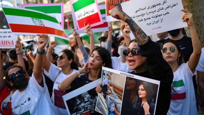 Une manifestation de soutien à Mahsa Amini et aux femmes iraniennes à Istanbul, le 29 septembre 2022.