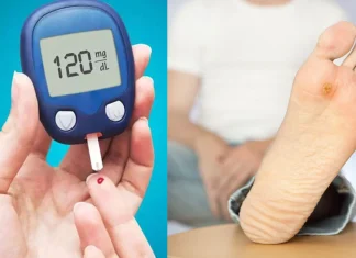 Diabetes Warning Signs and Symptoms of Diabetes, Blood Sugar Test GS Diabetes होतो तेव्हा आपल्याला पाय देतात हे धोकादायक संकेत, तात्काळ करा Blood Sugar Test