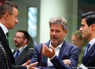EU seeks cap for energy prices boiling over | Europe | DW Belgium | Special meeting of EU energy ministers in Brussels