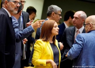 EU siphons off profits from energy companies | Current Europe | DW Belgium | Special meeting of EU energy ministers in Brussels