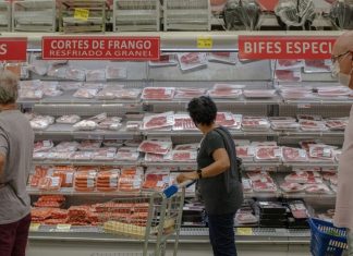 Elections in Brazil: the powerful agricultural lobby defends its much criticized model Dans un supermarché de Rio de Janeiro, les Brésiliens sont confrontés à l'inflation alimentaire qui était de 11,3 % en mars.Maria Magdalena Arrellaga/Bloomberg