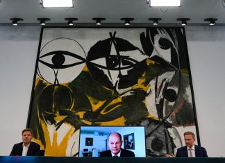 Energy prices: Berlin mobilizes a new shield of 200 billion euros Toujours en quarantaine à la chancellerie, Olaf Scholz a présenté le nouveau « bouclier de défense » énergétique par vidéoconférence tandis que Christian Lindner et Robert Habeck étaient présents dans la salle.