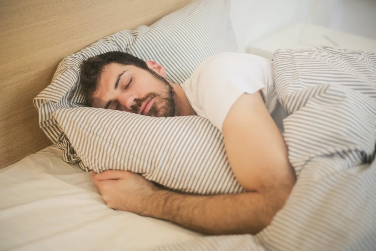 Eye Movement During Sleep May Give Hints About Your Dreams, Reckons New Study