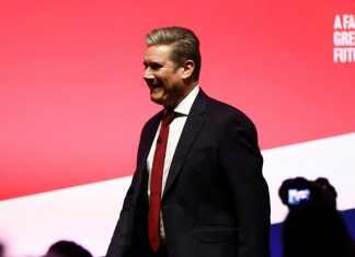 Faced with the setbacks of Liz Truss, British Labor believes again in its chances of victory Le leader du parti travailliste, Keir Starmer, à Liverpool.