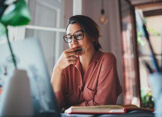 Financial education: 4 hours of lessons to learn how to save L'AMF et l'INC relancent leur Mooc dédié à l'apprentissage de la gestion de son épargne. Les cours en ligne débutent le 3 octobre.