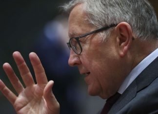 Financial stability: succession at the head of the ESM increasingly complex Le mandat de Klaus Regling, directeur général du Mécanisme européen de Stabilité, expire le 7 octobre.