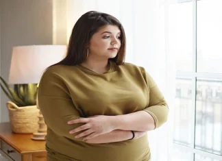 Foods to Eat in Thyroid That Helps in Weight Loss Weight Loss Tips: 'या' कारणामुळे वाढतय वजन? अंडी, मासे ठरतील उपयुक्त