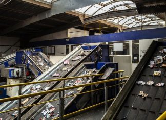 France gets confused over its household waste reduction targets Chaque habitant en est encore à produire 583 kg de déchets par an, alors que dans huit ans il ne lui faudra pas rejeter plus de 500 kg.