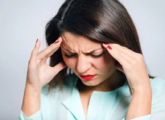 Home Remedies for Headaches in Winter Heath Story आयुर्वेदिक पद्धतीने डोकेदुखीवर करा उपचार, जाणून घ्या घरगुती टीप्स