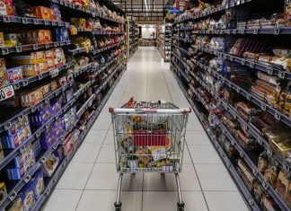 Household morale weighed down by inflation and employment La part des ménages estimant que les prix vont accélérer au cours des douze prochains mois rebondit de dix points.