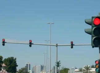 How to check challan status if you jump red light? Challan: चुकून रेड सिग्नल तोडलात, मग असे तपासा चलान कट झाले की नाही, फक्त एक मिनिट लागेल