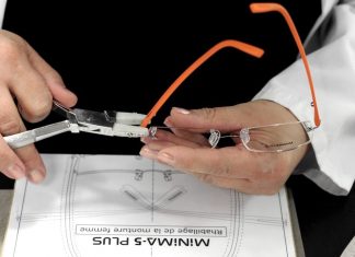 In Essonne, Minima wants to promote French glasses internationally Minima a obtenu 5 brevets pour les techniques qu'il a développées depuis 40 ans.