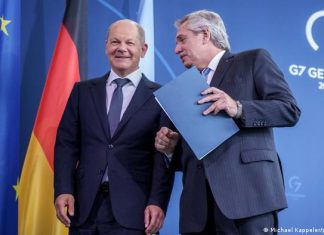 Latin America: Germany is falling behind | Economy | DW Argentina's President Alberto Fernandez and Chancellor Olaf Scholz
