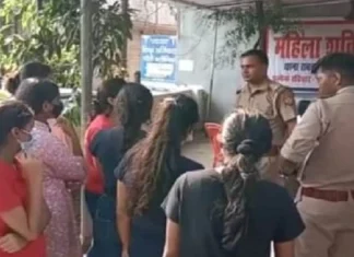MMS of Kanpur Girls Hostel accused of making video on obscene video आणखी एक MMS कांड! शिपाई बनवायचा हॉस्टेलमधल्या मुलींचे आंघोळ करतानाचे VIDEO