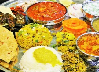 Maa Lakshmi gets angry after doing this work after eating food. Vastu Shastra: जेवण केल्यानंतर हे काम केल्याने माता लक्ष्मी होते नाराज, तुम्ही होऊ शकता कंगाल!