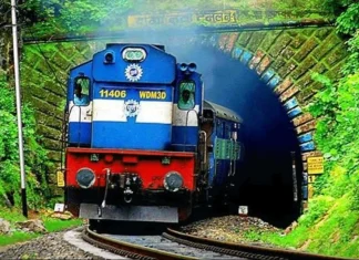 Many trains will be expanded on October 1, new trains will run sz रेल्वे प्रवाशांसाठी मोठी बातमी: 1 ऑक्टोबरपासून 'या' ट्रेनच्या वेळापत्रकात बदल