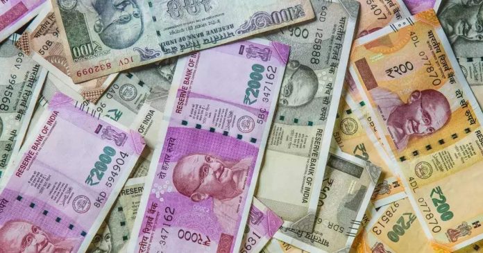 Marathi news, 300 crore rupees suddenly came in the account of the young man but the girlfriend got angry, live fight on social media - Australian youth got 300 crore rupees, he called the bank but by mistake the girlfriend got angry

