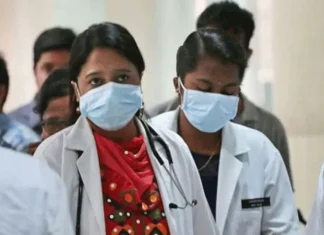 Medical Education Minister Amit Deshmukh directs to re-propose health university examinations due to outbreak of covid कोविड प्रादुर्भावामुळे आरोग्य विद्यापीठाच्या परीक्षा पुढे ढकलण्याचे सरकारचे संकेत