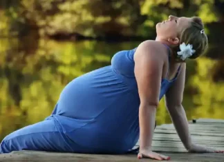 NZ best age to get pregnant according to experts आई होण्याचं योग्य वय कोणतं? ही माहिती ठाऊक असायलाच हवी...