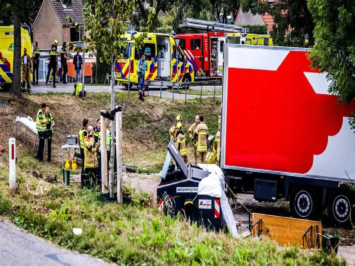 Netherlands: 6 people killed in a horrific accident, truck crushed people partying

