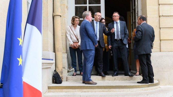 Marylise Leon (CFDT), François Hommeril (CFE-CGC, Laurent Berger (CFDT), Cyril Chabanier (CFTC) et Philippe Martinez (CGT) en juillet 2022, à Matignon à l'issue de la conférence sur le dialogue social.