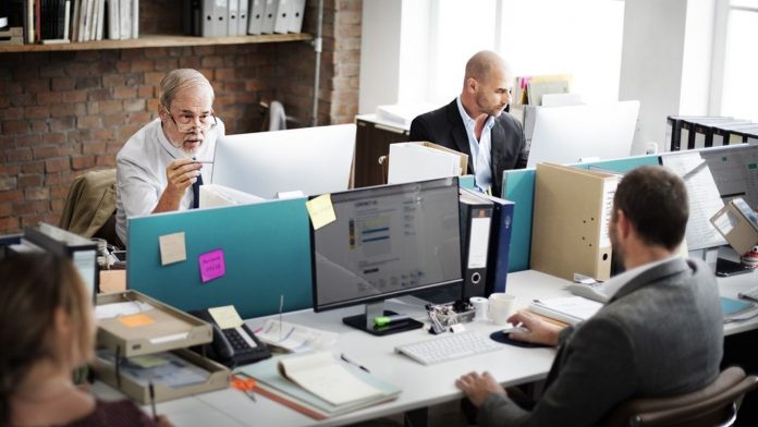 Pensions: why the postponement of the retirement age is favored Le report de l'âge de départ à près de 64 ans en 2027 devrait permettre de dégager 15 milliards d'euros de recettes supplémentaires, selon le Trésor.