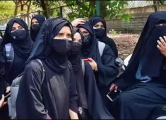 Protest against Hijab, VIDEO: Action being taken on hair dyed by wearing tight jeans; Hundreds of women arrested daily in Iran Protest against Hijab, VIDEO: Action being taken on hair dyed by wearing tight jeans; Hundreds of women arrested daily in Iran