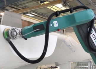 Proxinnov wants to democratize the use of cobots in industry Beneteau teste le cobot d'Isybot pour poncer les coques de bateau. Installé sur une desserte à roulettes, doté de seulement 2 boutons, il est simple d'usage pour les opérateurs, même ceux n'ayant aucune formation en robot.
