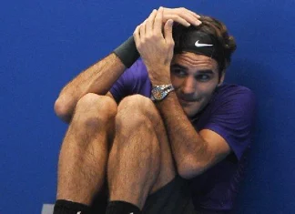 Roger Federer Last Match Controversy, Young Man Sets Fire In Court VIDEO धक्कादायक! तो आता खेळताना दिसणार नाही, म्हणून त्याने स्वतःलाच आग लावली