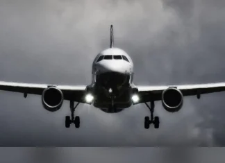 Russian airlines won’t sell tickets to anybody between the ages of 18 and 65, and young people are fleeing the nation. Russia: Airline refuses to give tickets to people aged 18 to 65, youths are leaving the country!