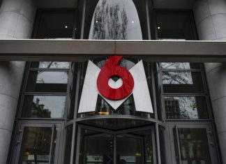 Sale of M6: the contenders’ match is on Les offres déposées dépassent 19 euros par action, valorisant donc la participation dans M6 au moins 1,2 milliard d'euros.