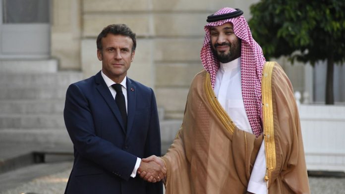 Mohammed ben Salmane lors de sa rencontre avec Emmanuel Macron cet été.