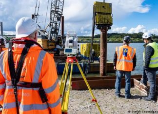Study: USA will become the EU’s most important LNG supplier | Economy | DW Germany Lubmin | Start of construction work for LNG terminal