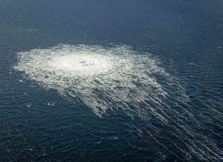 Suspicion of sabotage on Russian Nord Stream gas pipelines L'armée danoise a diffusé des photos de bouillonnements à la surface de la mer Baltique, allant de 200 mètres à 1 kilomètre de diamètre.