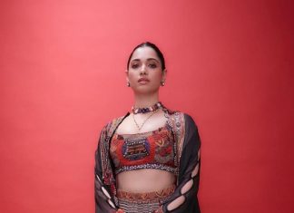 Tamannaah Bhatia, who dazzles with her talent and beauty from South to Bollywood, remains very active on social media. Tamannaah Bhatia, who dazzles with her talent and beauty from South to Bollywood, remains very active on social media.