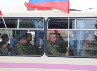 The Russian economy, the first victim of the partial mobilization of reservists En une semaine, au moins 300.000 hommes ont été mobilisés et 260.000 autres auraient fui la Russie. Soit un demi-million de travailleurs manquant désormais à l'économie.