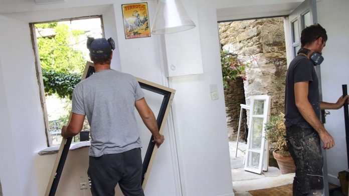 The energy crisis weighs on the Le dispositif d'aide à la rénovation thermique MaPrimeRénov' devrait bénéficier d'un financement de 2,5 milliards d'euros en 2023, soit un demi-milliard d'euros de plus qu'en 2022.