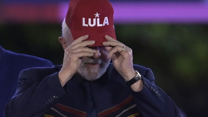 L'ex-président Lula lors de sa campagne à Belo Horizonte, capitale de l'Etat stratégique du Minas Gerais.