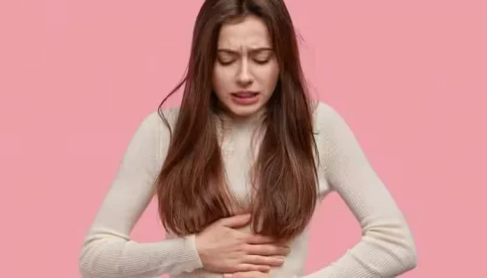  Ooops! ऑफिसमध्ये periods आले तर काय करायचं; अशा प्रश्न सतावतो? मग फोलो करा 'या' टीप्स