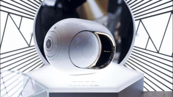 Enceinte acoustique Devialet Phantom. Après les déboires de ses anciennes gloires, le secteur de l'électronique grand public se cherche depuis des années une tête de pont comme Devialet.