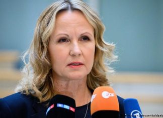 Toxic algae are responsible for fish kills Current Europe | DW Federal Environment Minister Steffi Lemke